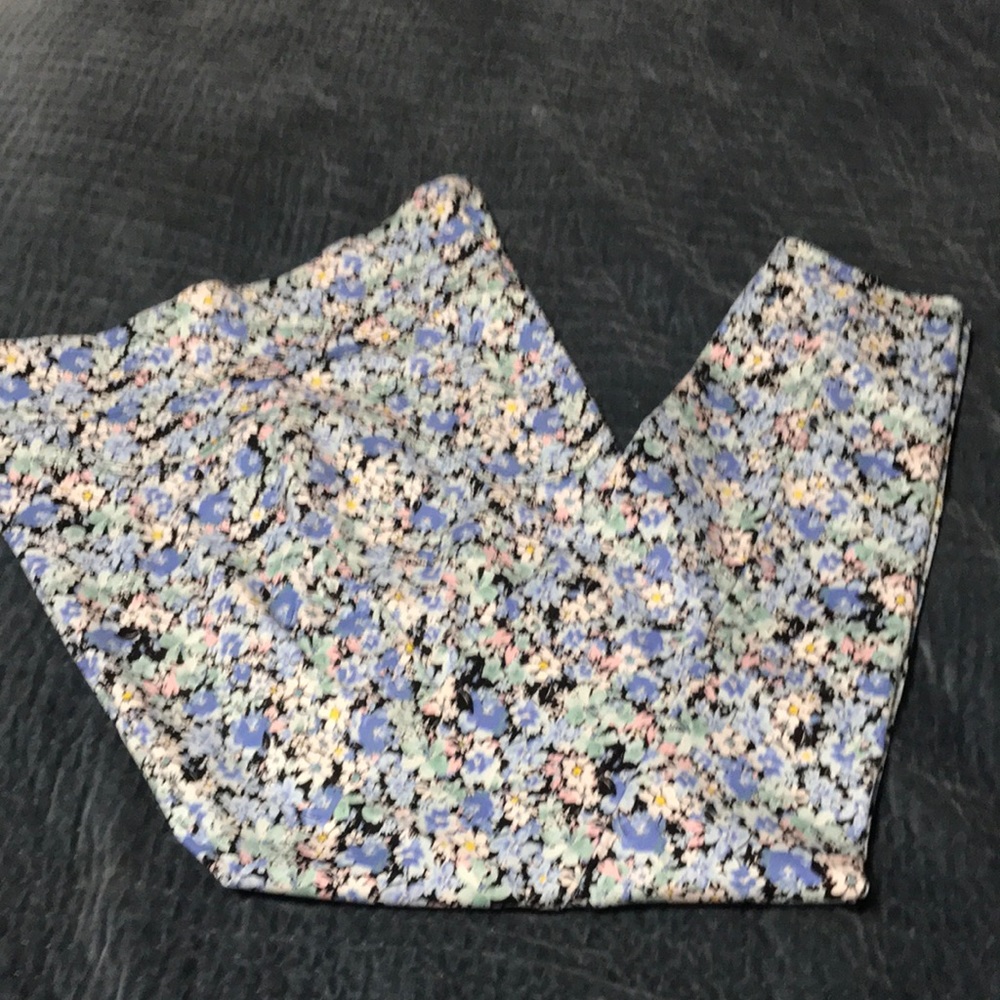Floral print skinny jegging  cotton spandex size 1 x (16w-18w)